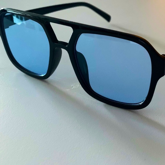 Aviator sunglasses - Picture 2 of 2